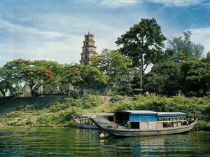 Imperial Hue City Tour 